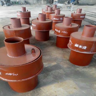 疏水盘结构组成说明：盘体、排水口与连接方式