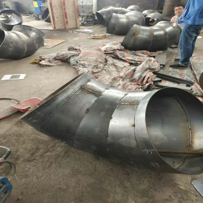 虾米腰弯头现场安装方法:如何调整对口间隙与焊接变形